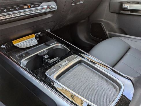 Used 2024 Mercedes-Benz GLB 250 image 11