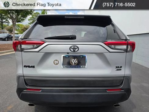 Used 2022 Toyota RAV4 XLE AWD/4WD image 4