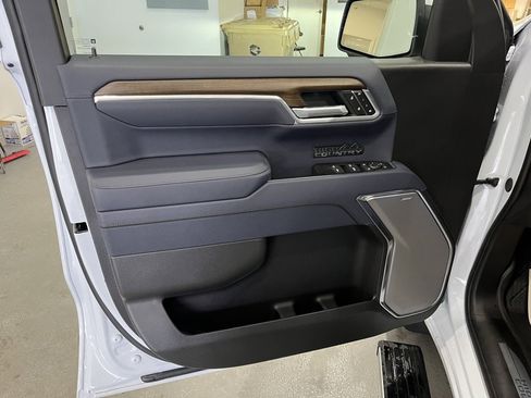 New 2026 Chevrolet Silverado 1500 High Country image 9