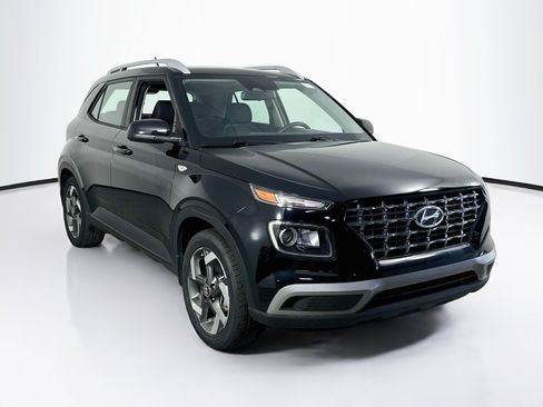 Used 2023 Hyundai Venue SEL FWD image 3