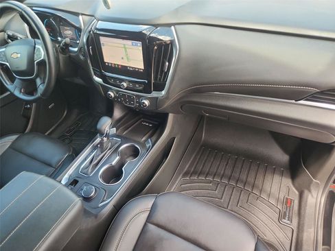 Used 2023 Chevrolet Traverse LT w/ LT Premium Package AWD/4WD image 30