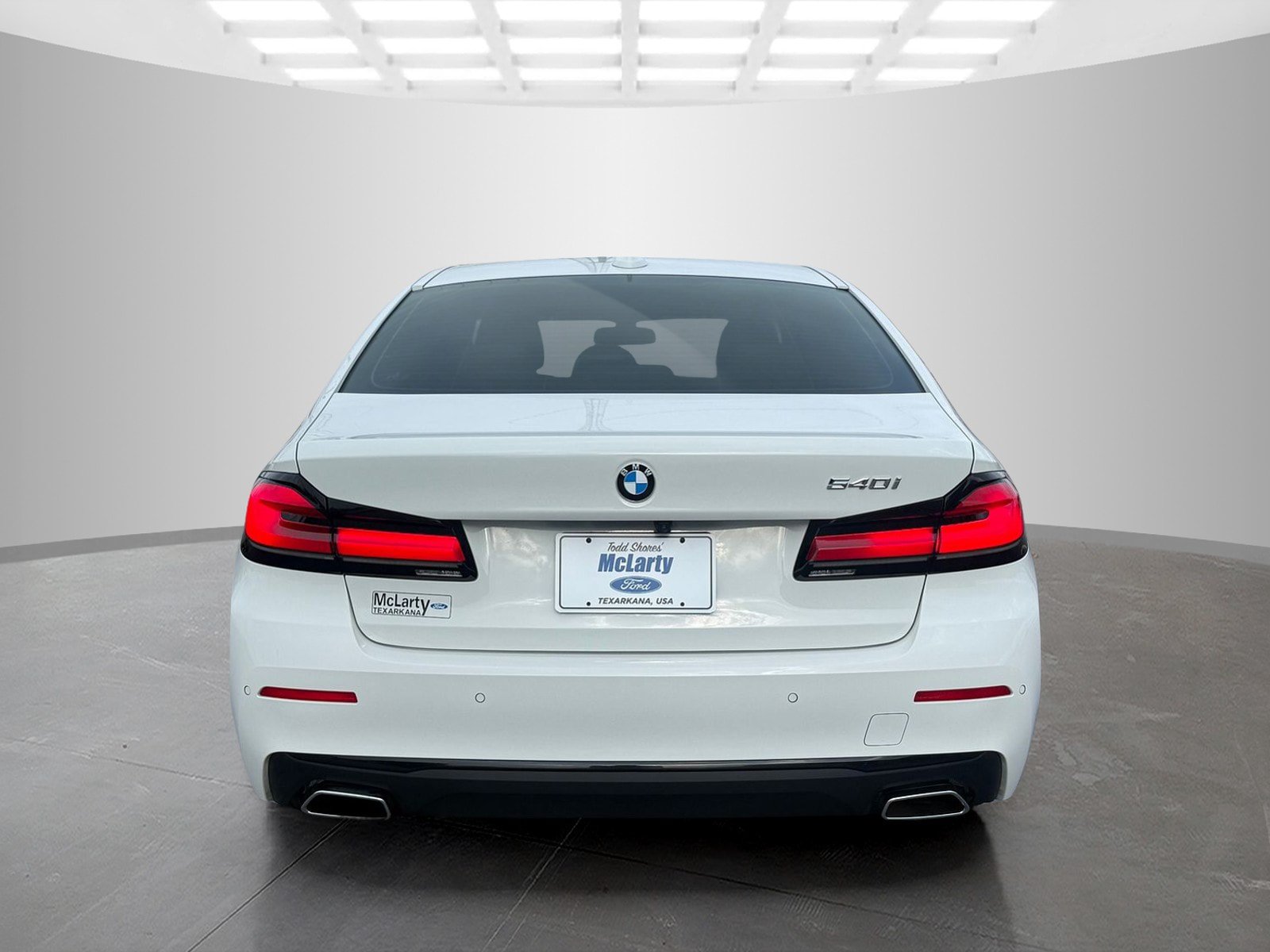 Used 2023 BMW 540i w/ Executive Package RWD image 3