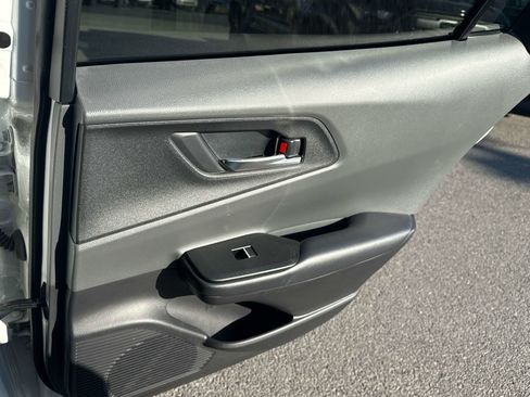 Used 2023 Toyota Prius XLE image 18