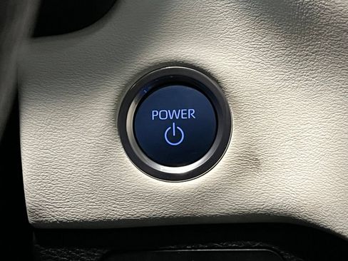 Used 2023 Toyota Sequoia Capstone AWD/4WD image 31