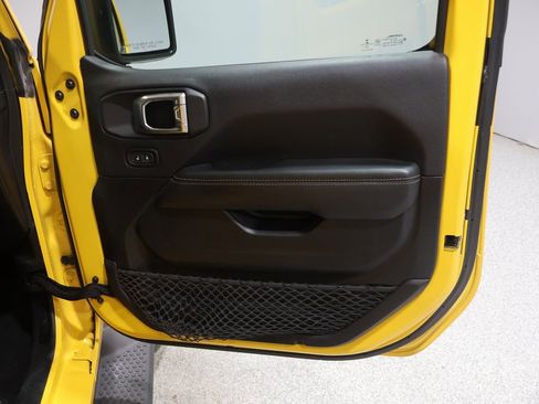 Used 2021 Jeep Wrangler Unlimited Sahara image 25