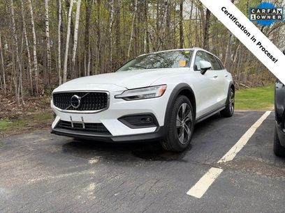Certified 2025 Volvo V60 B5 Cross Country Plus