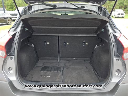 Used 2018 Nissan Kicks SV FWD image 6