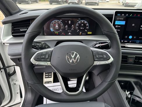 New 2026 Volkswagen Tiguan SE R-Line image 25