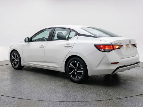 Used 2025 Nissan Sentra SV image 6