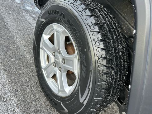 Used 2021 Jeep Wrangler Unlimited Sport image 23