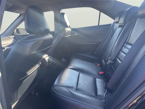 Used 2016 Toyota Camry XLE image 13