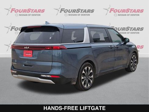 Used 2024 Kia Carnival EX FWD image 4