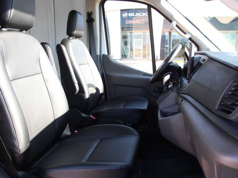 New 2024 Ford Transit 250 148 Medium Roof image 17