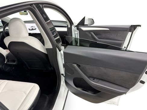 Certified 2023 Tesla Model Y Long Range AWD/4WD image 12