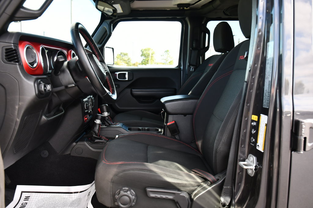 Used 2021 Jeep Wrangler Unlimited Rubicon w/ Cold Weather Group AWD/4WD image 18