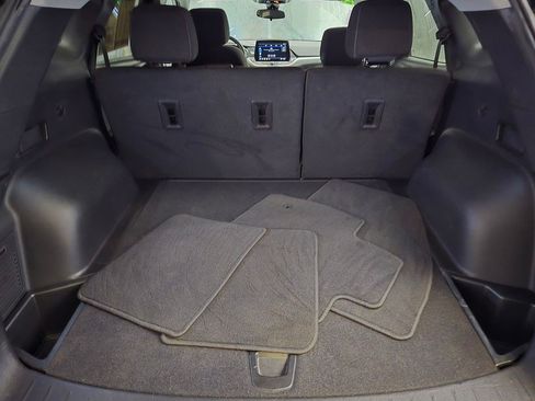 Used 2025 Chevrolet Blazer LT FWD image 36