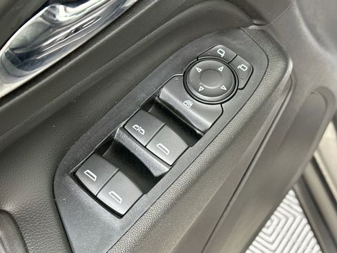 Used 2018 Chevrolet Equinox LT AWD/4WD image 17