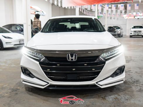 Used 2022 Honda Accord Sport image 2