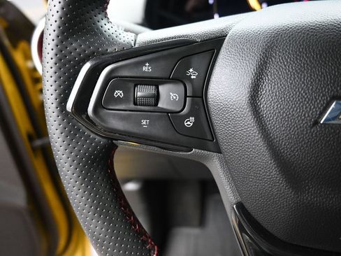 Used 2024 Chevrolet Trax RS w/ Sunroof Package FWD image 3