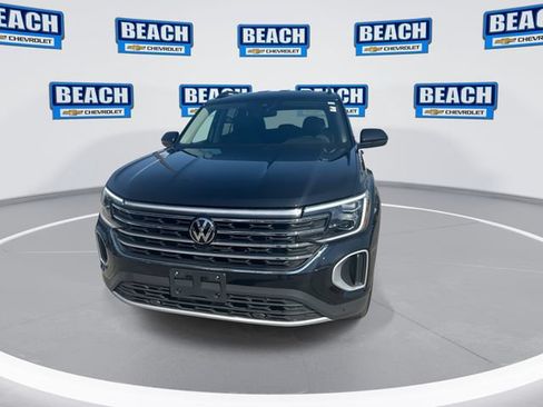 Used 2025 Volkswagen Atlas SE FWD image 3