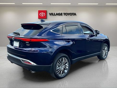 Certified 2023 Toyota Venza XLE AWD/4WD image 5