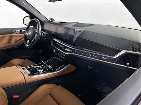 Used 2024 BMW X5 xDrive40i w/ Parking Assistance Package image 29