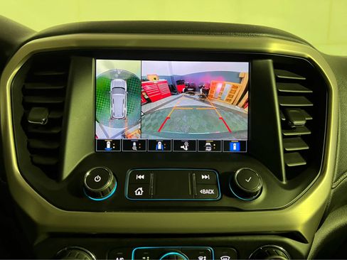 Used 2021 GMC Acadia Denali w/ Denali Ultimate Package AWD/4WD image 17