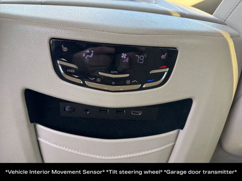 Used 2019 Cadillac Escalade ESV Premium Luxury image 28