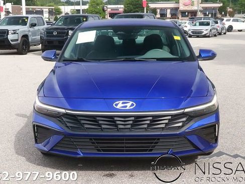 Used 2024 Hyundai Elantra SEL FWD image 2