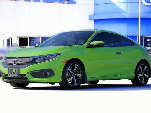 Used 2016 Honda Civic Touring image 1
