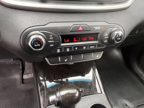 Used 2016 Kia Sorento EX image 15