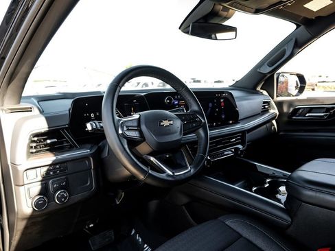 Used 2025 Chevrolet Suburban LS image 2
