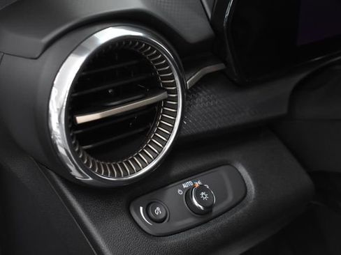 New 2025 Chevrolet Trax ACTIV w/ Driver Confidence Package image 18