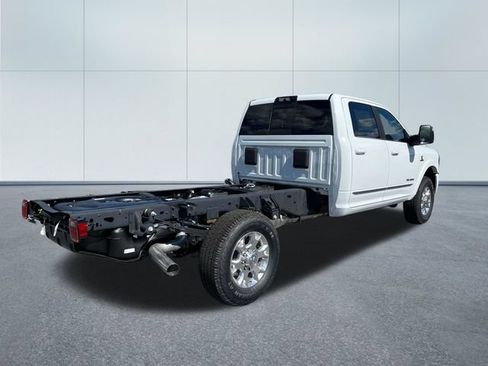 Used 2024 RAM 3500 Limited AWD/4WD image 3
