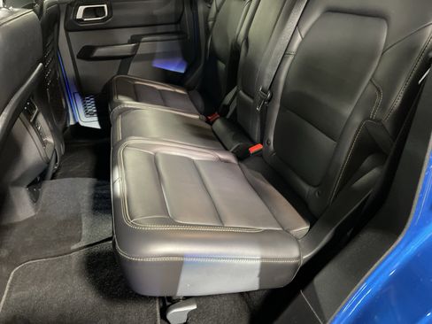 Used 2025 Ford Bronco Badlands image 11