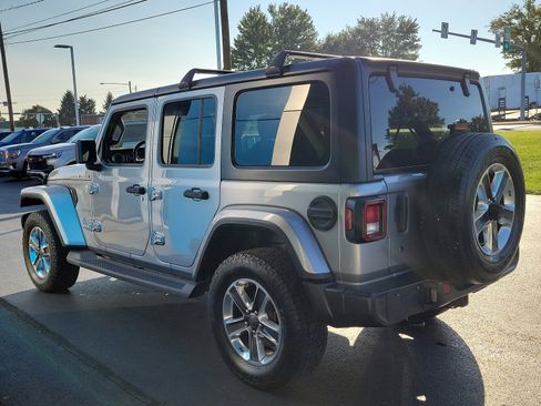 Used 2019 Jeep Wrangler Unlimited Sahara image 4