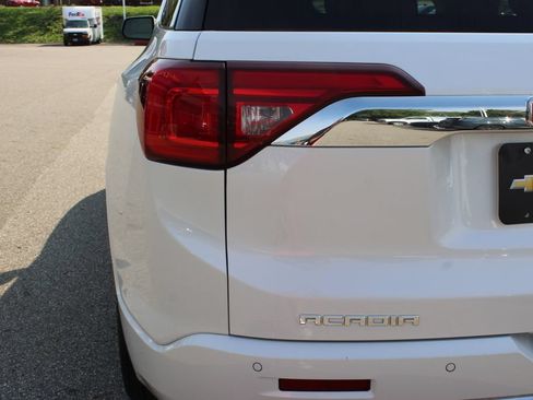 Certified 2018 GMC Acadia Denali w/ Technology Package AWD/4WD image 37