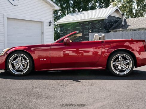 Used 2005 Cadillac XLR RWD image 1