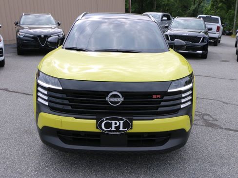 Used 2025 Nissan Kicks SR AWD/4WD image 11