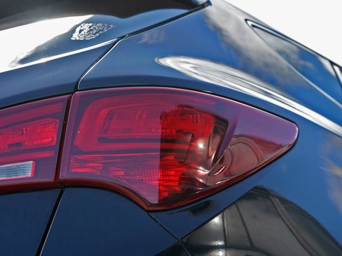 Used 2018 Hyundai Santa Fe Sport image 14