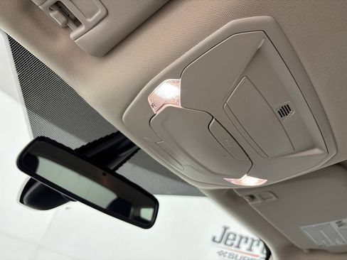 Used 2019 Ford Escape Titanium FWD image 22