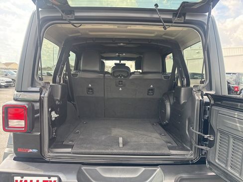 Used 2021 Jeep Wrangler Unlimited Rubicon w/ Uconnect 4C Nav & Sound Group image 47