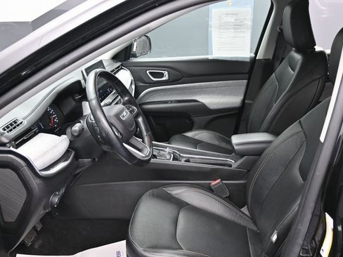 Used 2022 Jeep Compass Latitude image 16