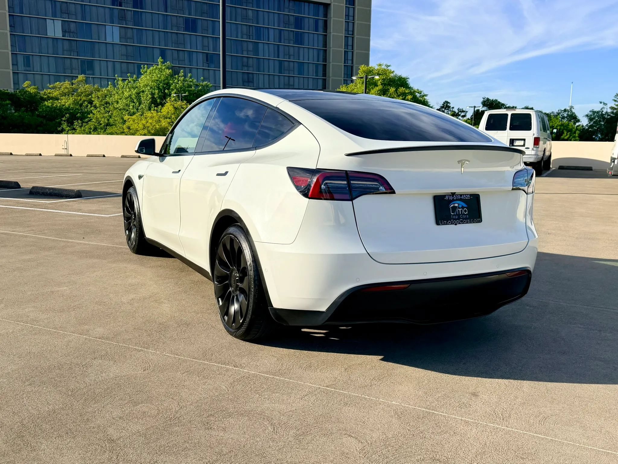Used 2022 Tesla Model Y Performance AWD/4WD image 4