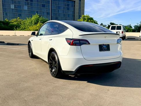 Used 2022 Tesla Model Y Performance AWD/4WD image 4