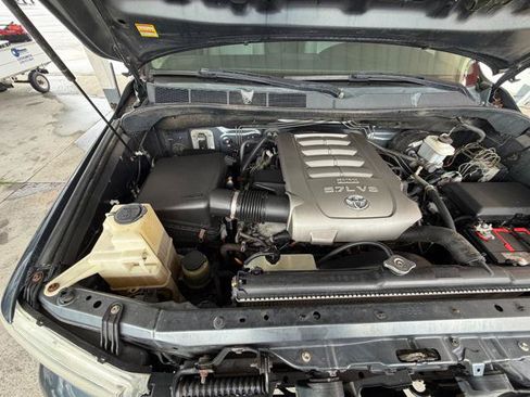 Used 2010 Toyota Tundra Limited AWD/4WD image 25