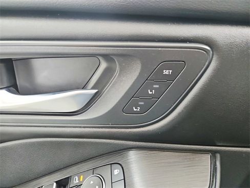 Used 2025 Nissan Rogue SL w/ Tech Package image 21