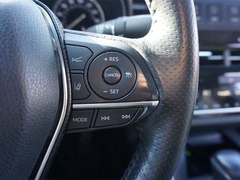 Used 2020 Toyota Avalon Touring image 9