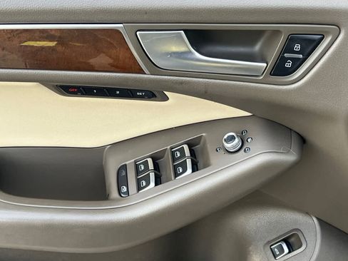 Used 2017 Audi Q5 2.0T Premium Plus w/ Technology Package image 13