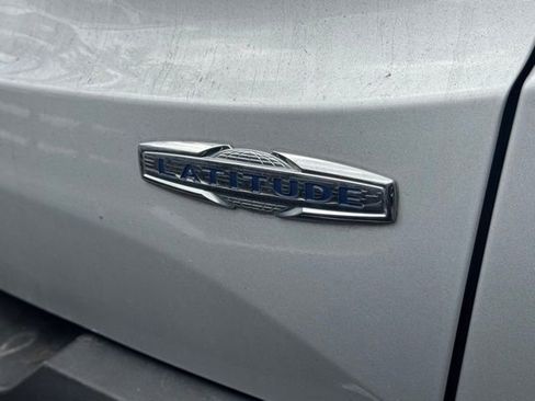 Used 2020 Jeep Renegade Latitude image 3